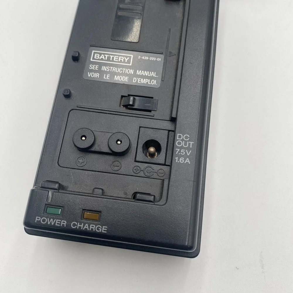 Sony ac v30